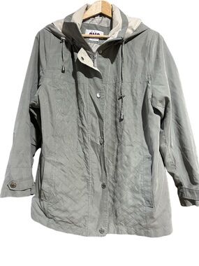Alia Light Gray Women’s Hooded  light Jacket Size L/P